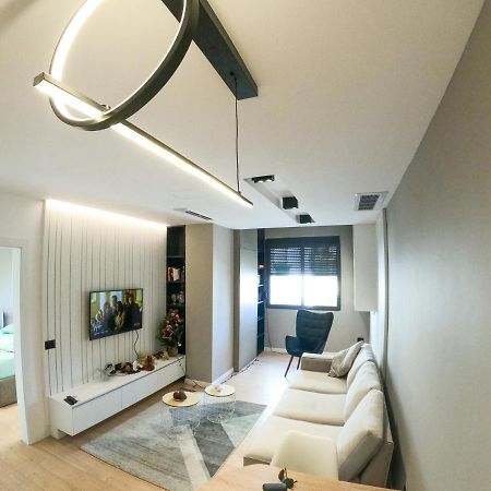 Roza'S Apartment Tirana Center 外观 照片